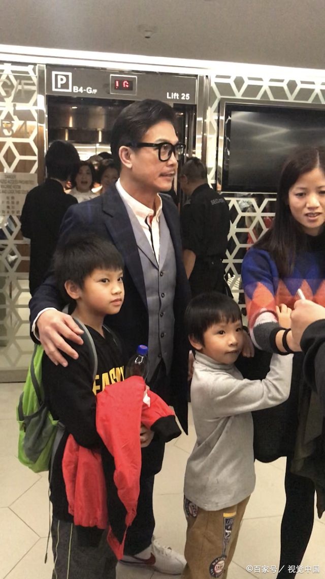 2019年1月22日讯,香港,近日,钱小豪携大儿子钱景峰,小儿子钱颖德参加